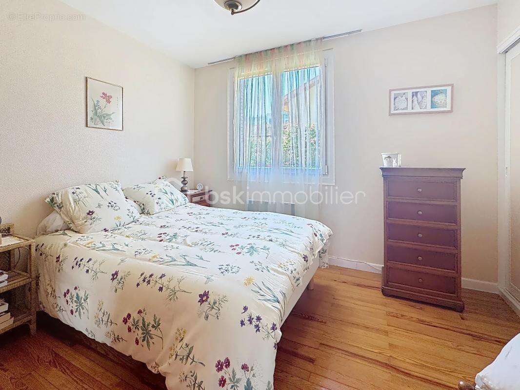 Appartement à LE PONT-DE-CLAIX