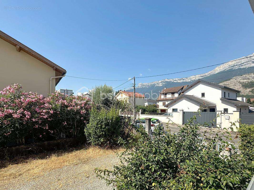 Appartement à LE PONT-DE-CLAIX