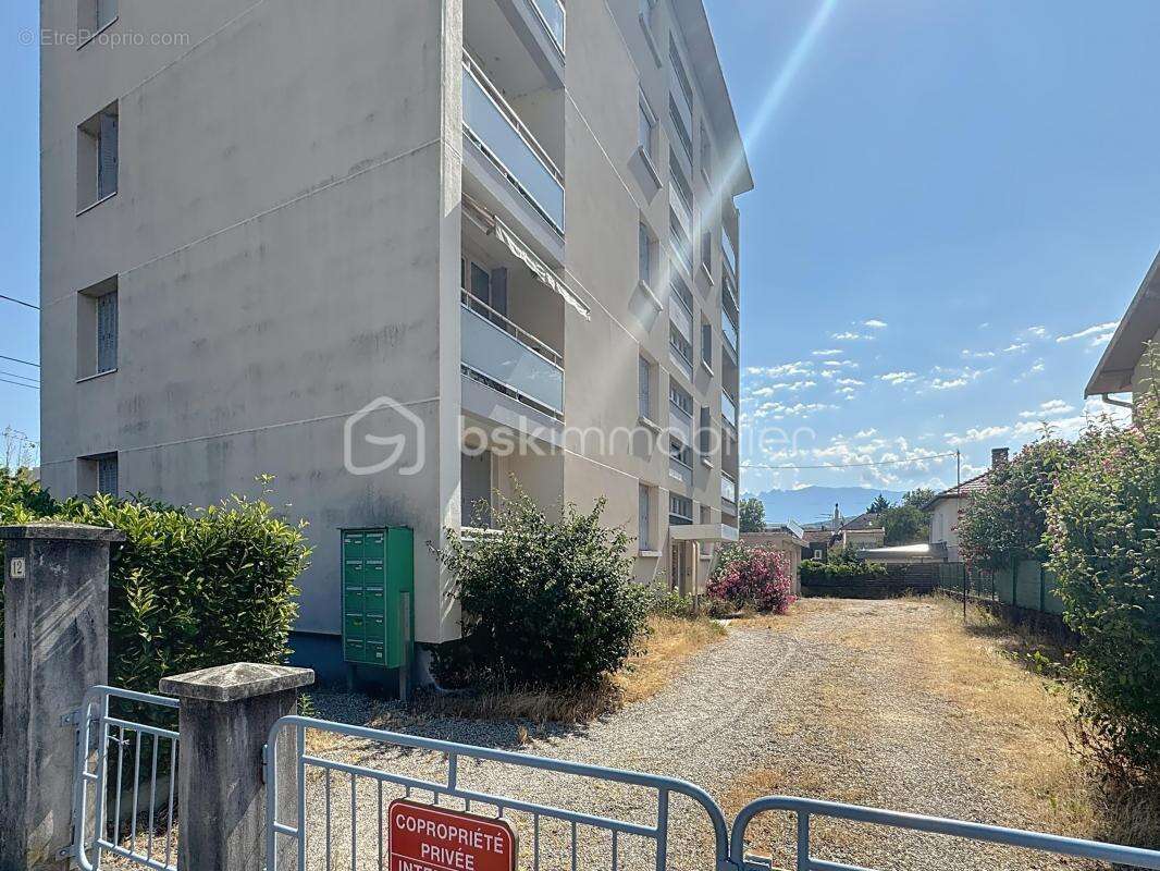 Appartement à LE PONT-DE-CLAIX