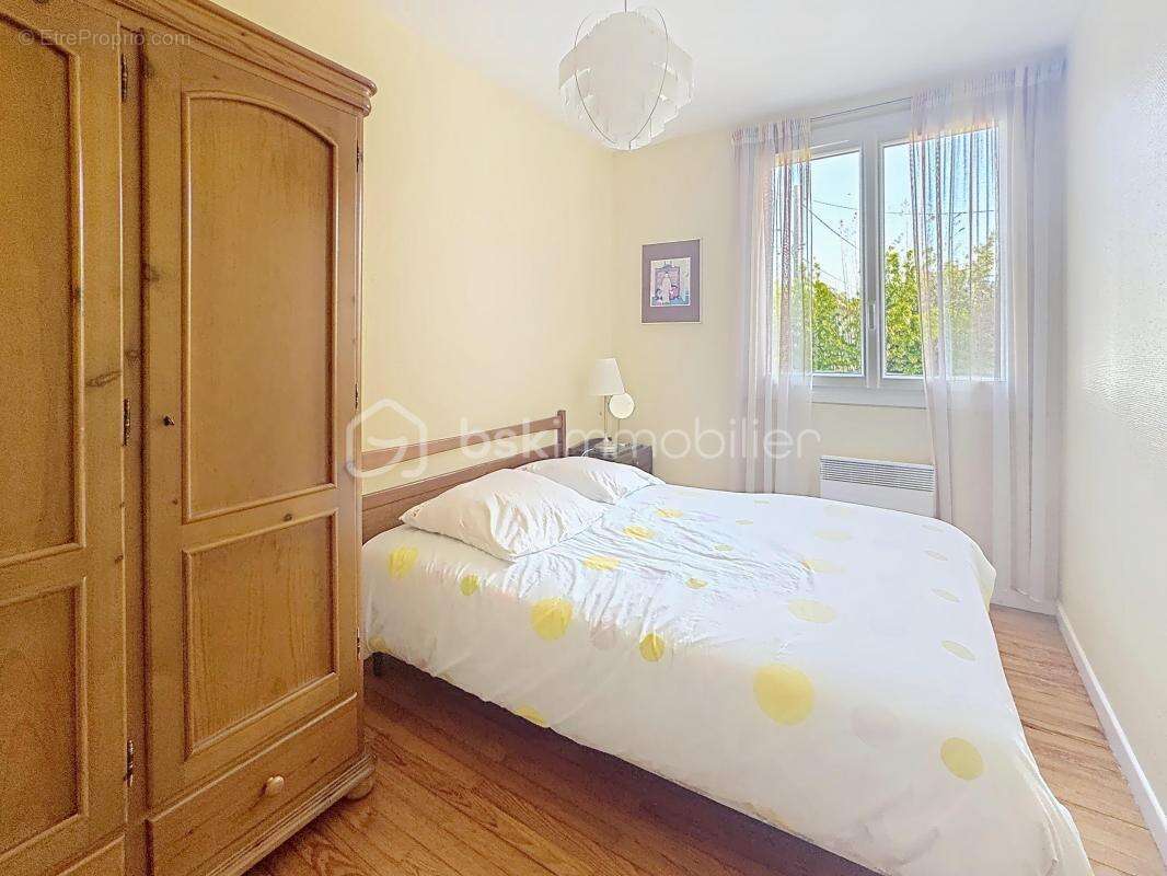 Appartement à LE PONT-DE-CLAIX