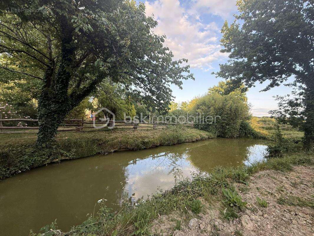 Maison à MAGNY-LE-DESERT
