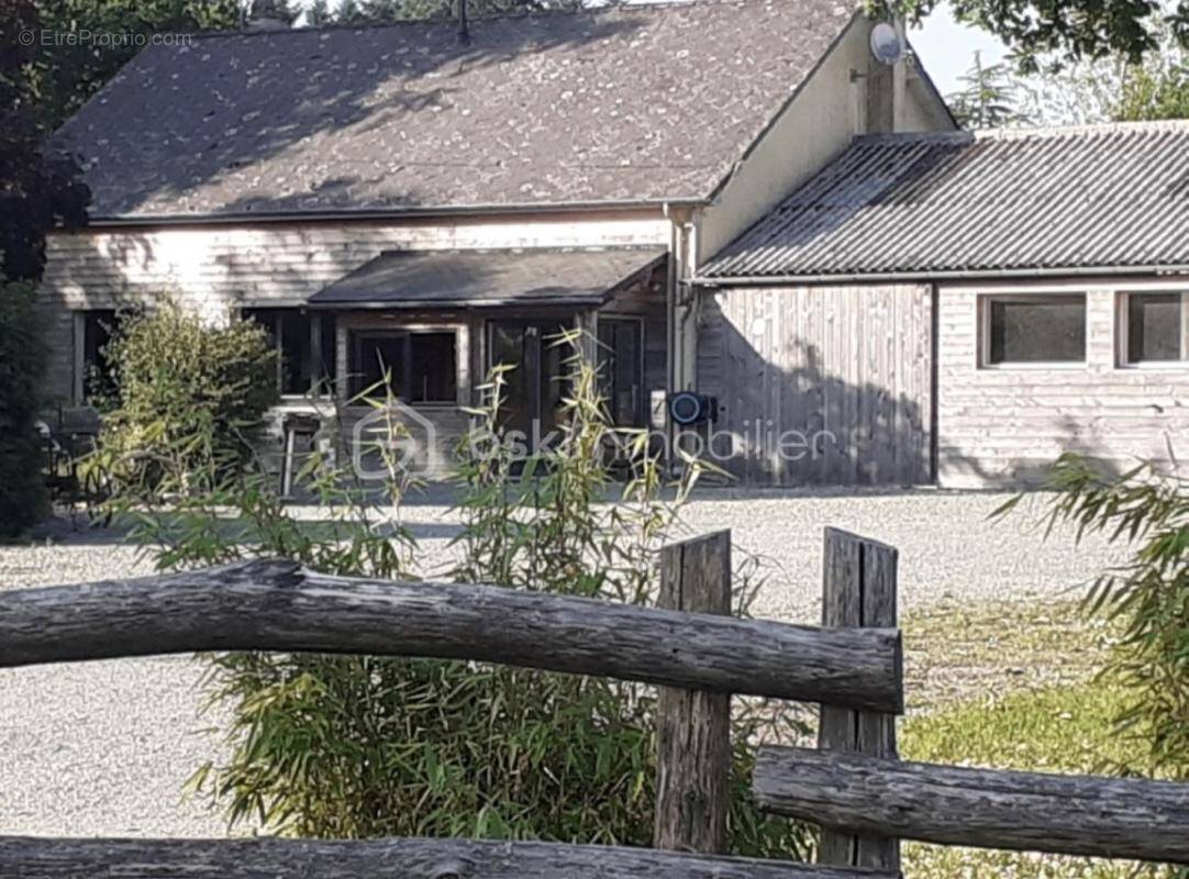 Maison à MAGNY-LE-DESERT