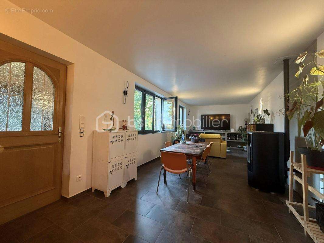 Maison à MAGNY-LE-DESERT