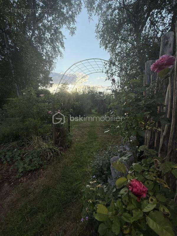 Maison à MAGNY-LE-DESERT