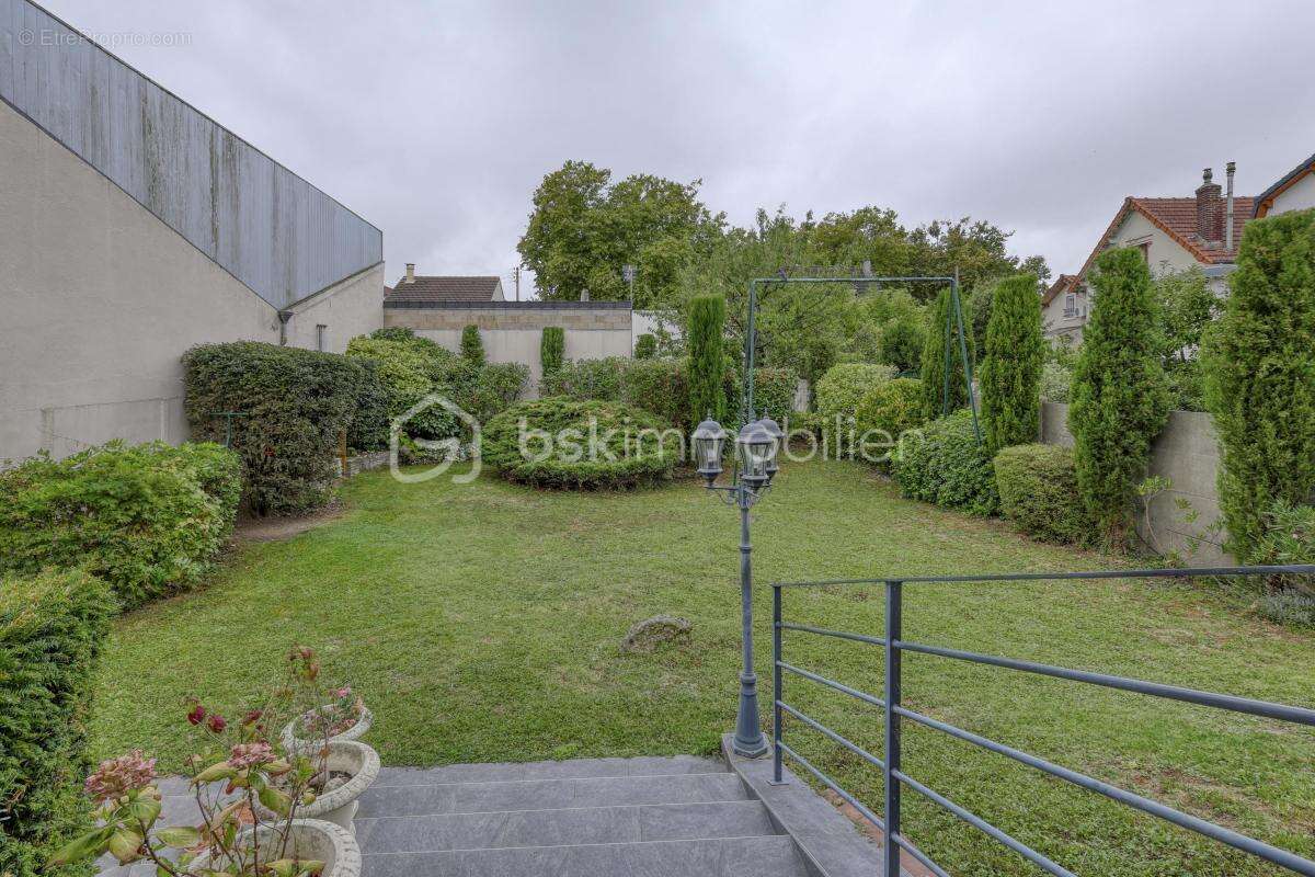 Maison à AULNAY-SOUS-BOIS