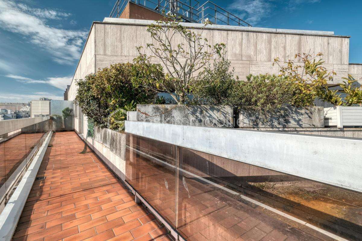 Appartement à PARIS-19E