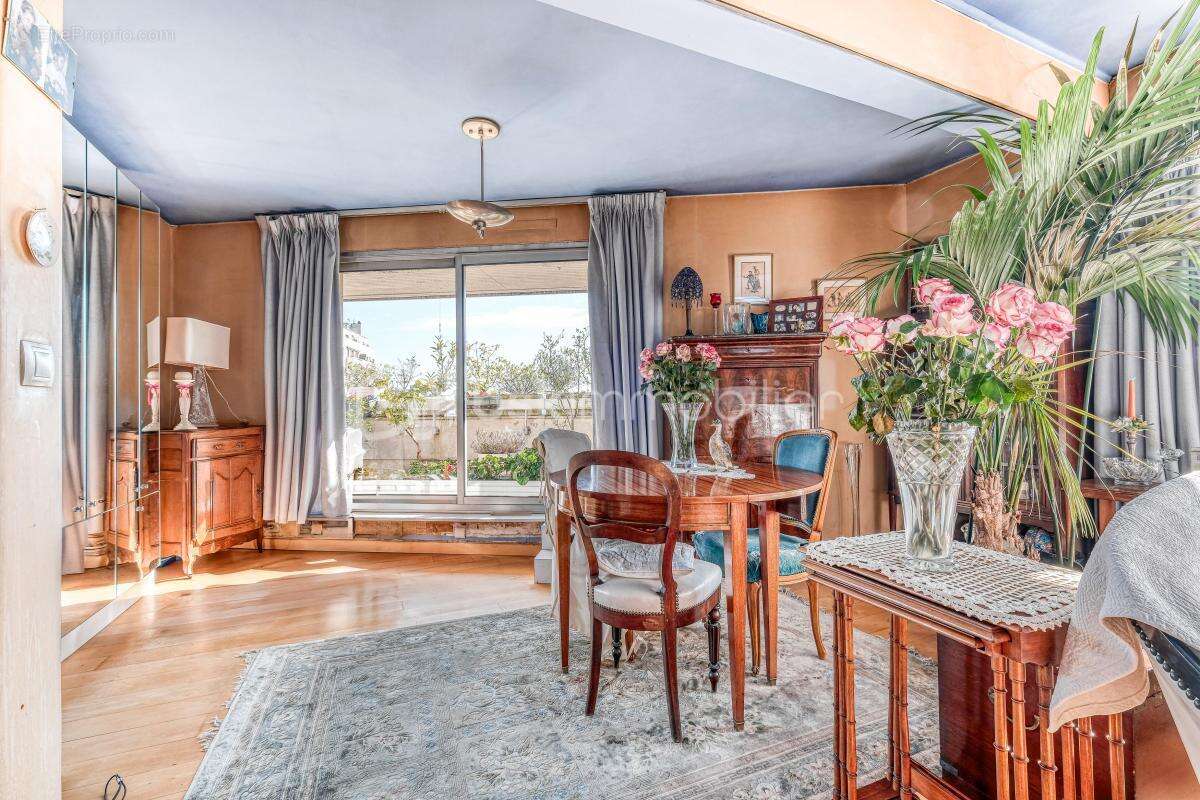 Appartement à PARIS-19E