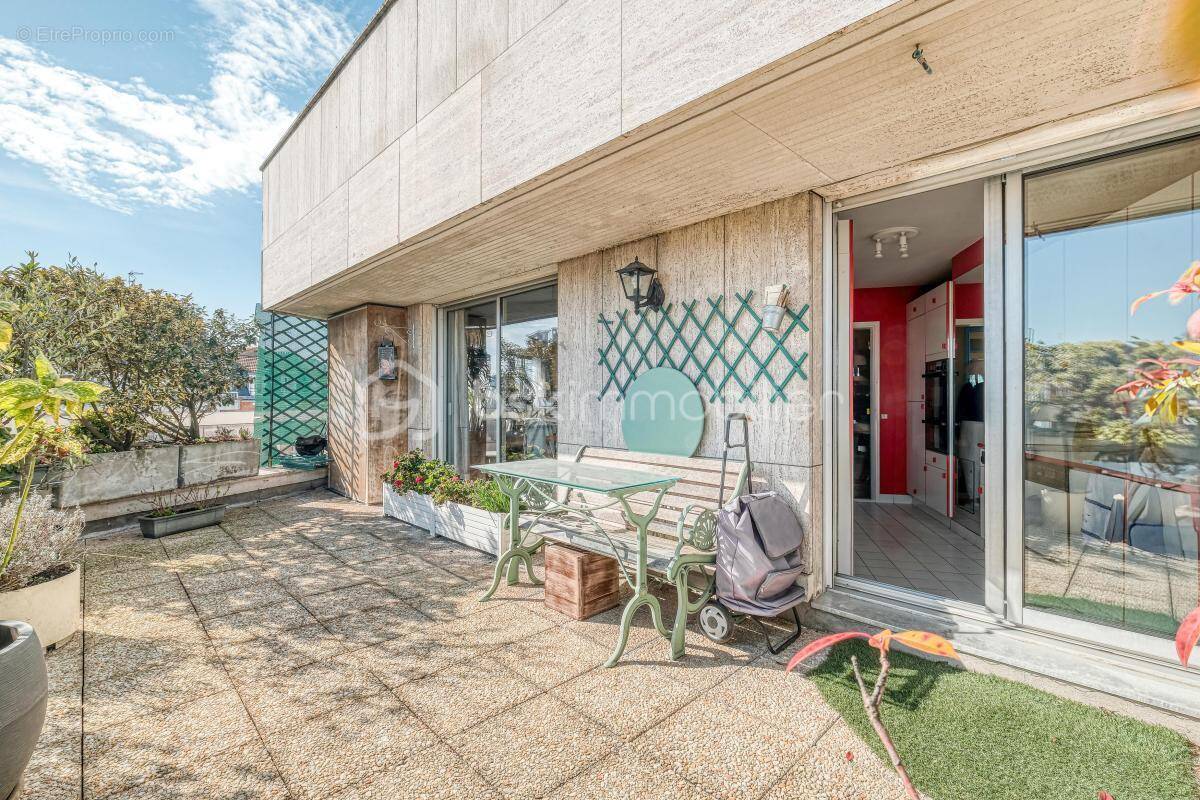 Appartement à PARIS-19E