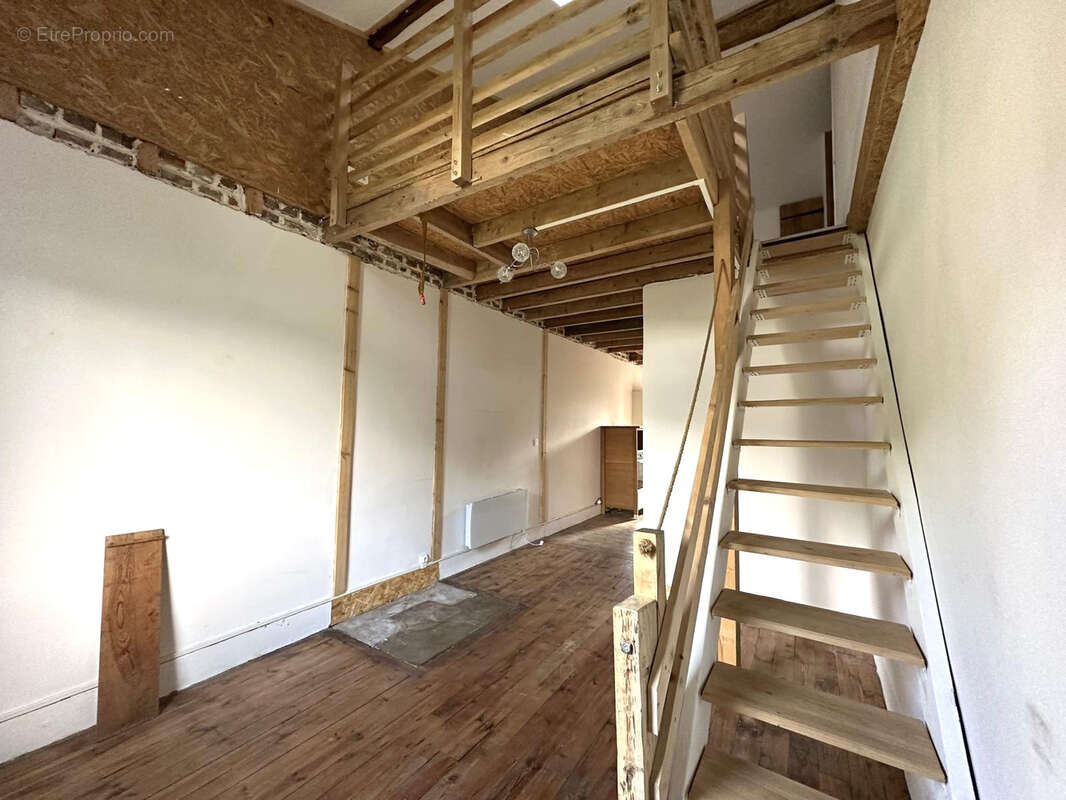 Appartement à UNIEUX