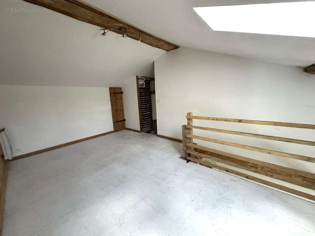 Appartement à UNIEUX