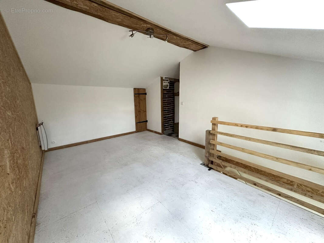 Appartement à UNIEUX