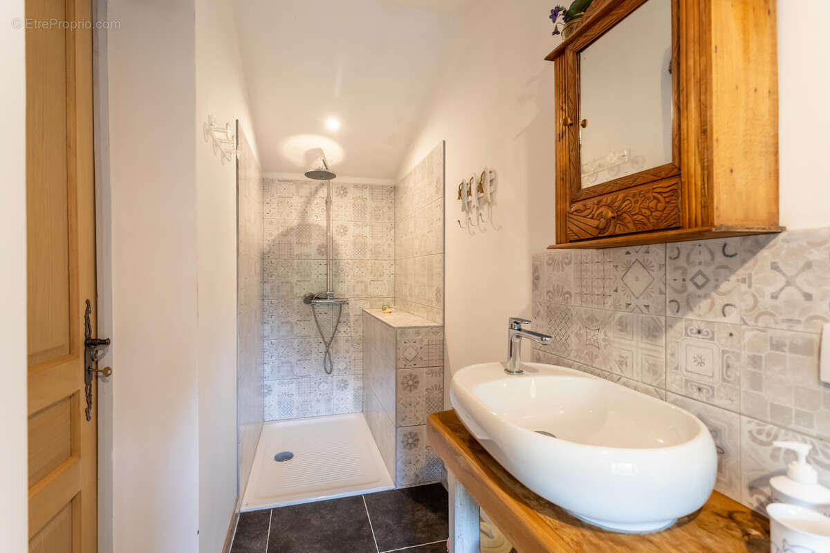 Maison à MONTAIGU-DE-QUERCY