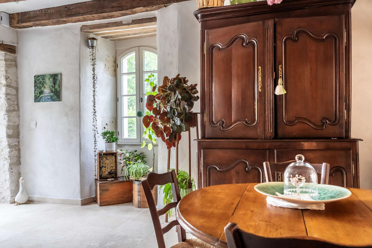 Maison à MONTAIGU-DE-QUERCY