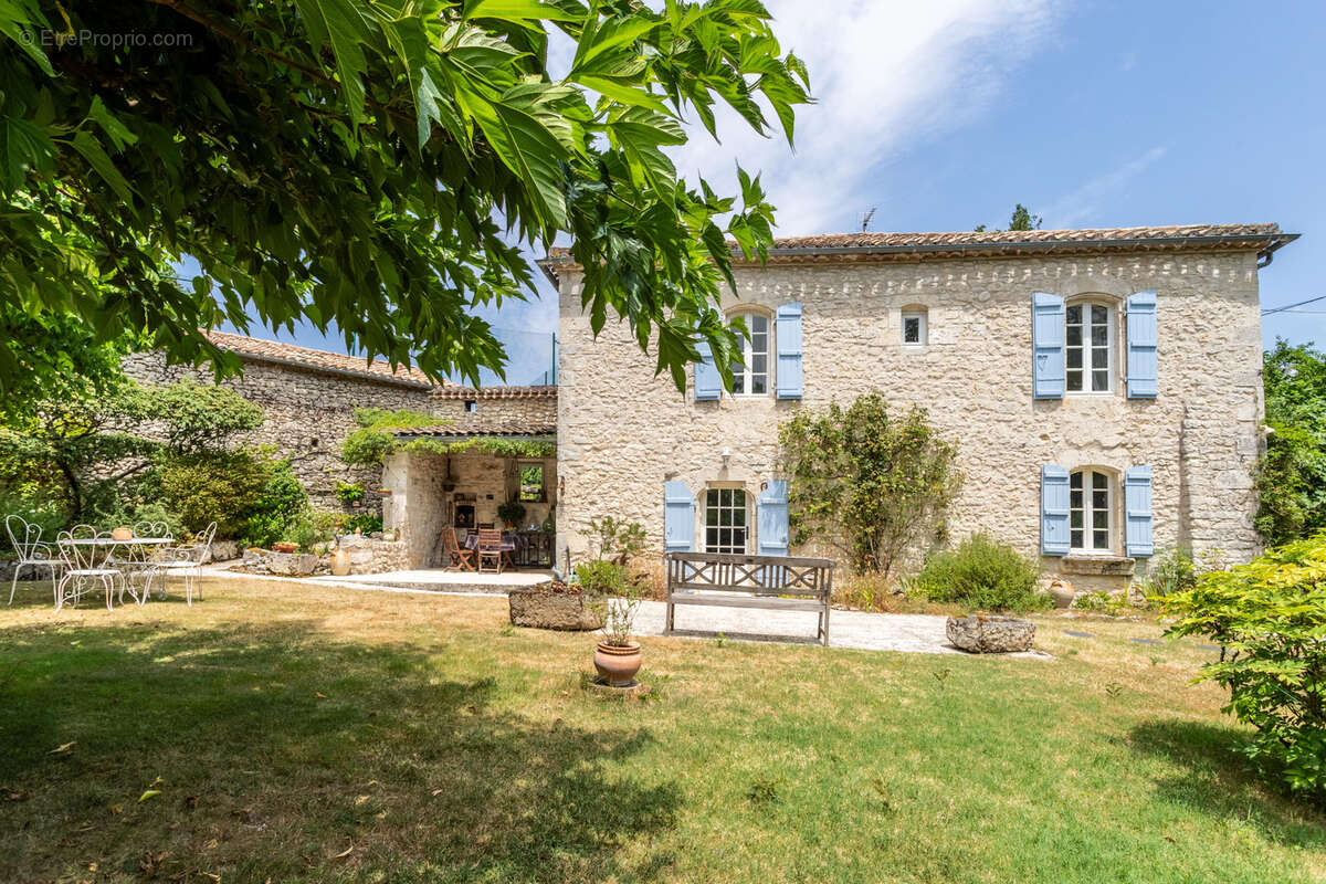 Maison à MONTAIGU-DE-QUERCY
