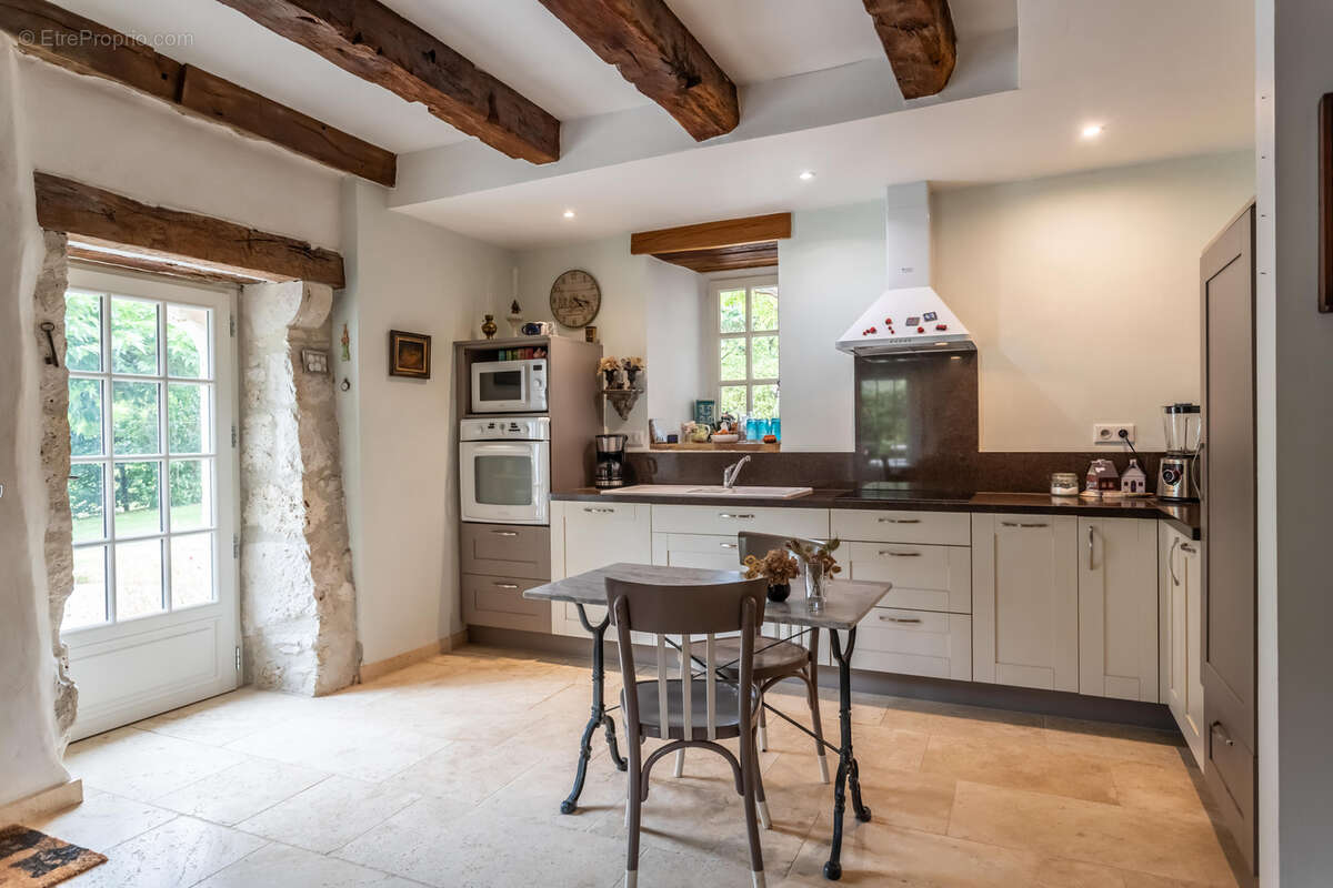 Maison à MONTAIGU-DE-QUERCY