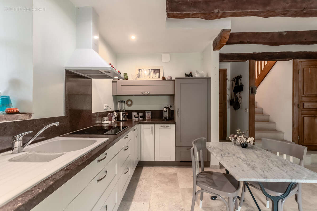 Maison à MONTAIGU-DE-QUERCY