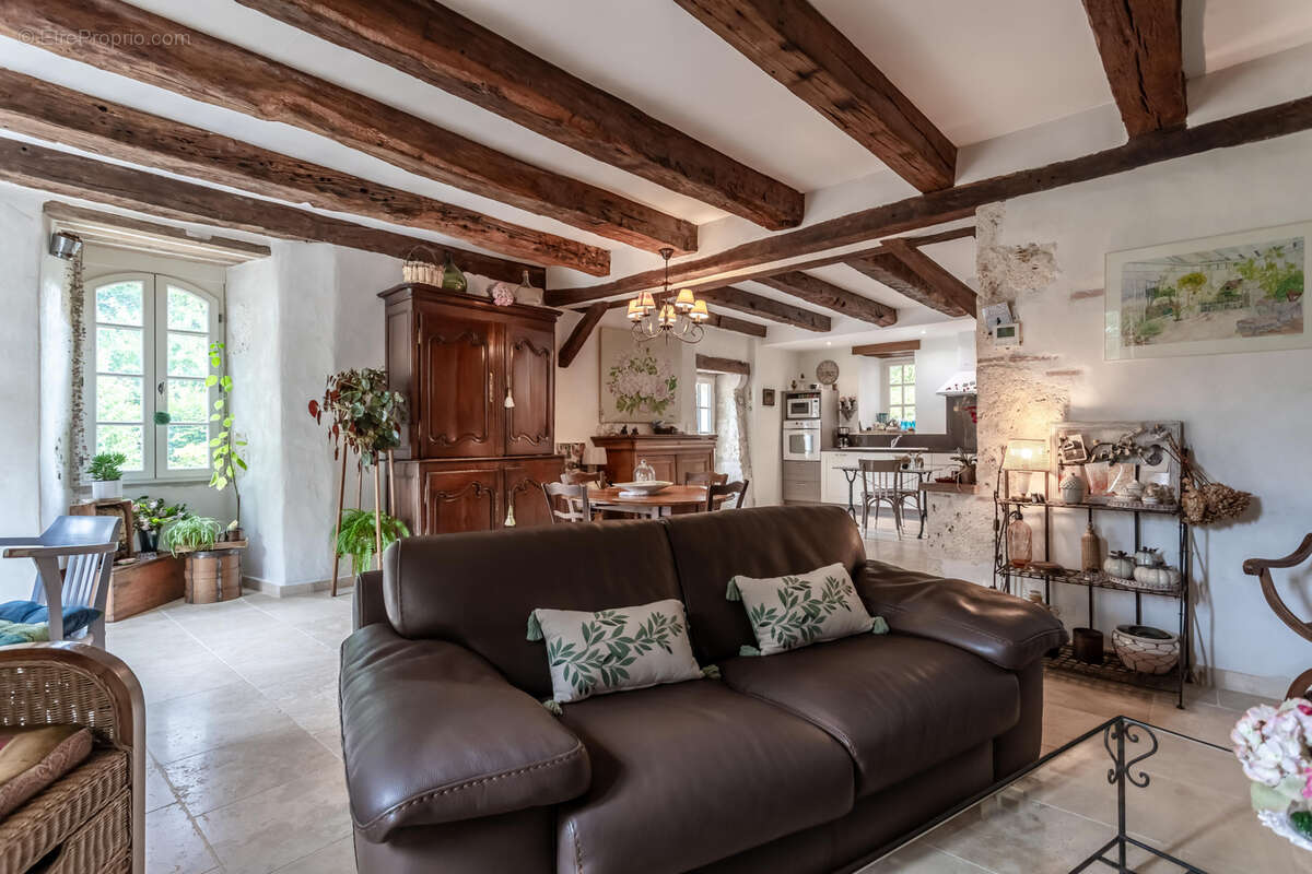 Maison à MONTAIGU-DE-QUERCY