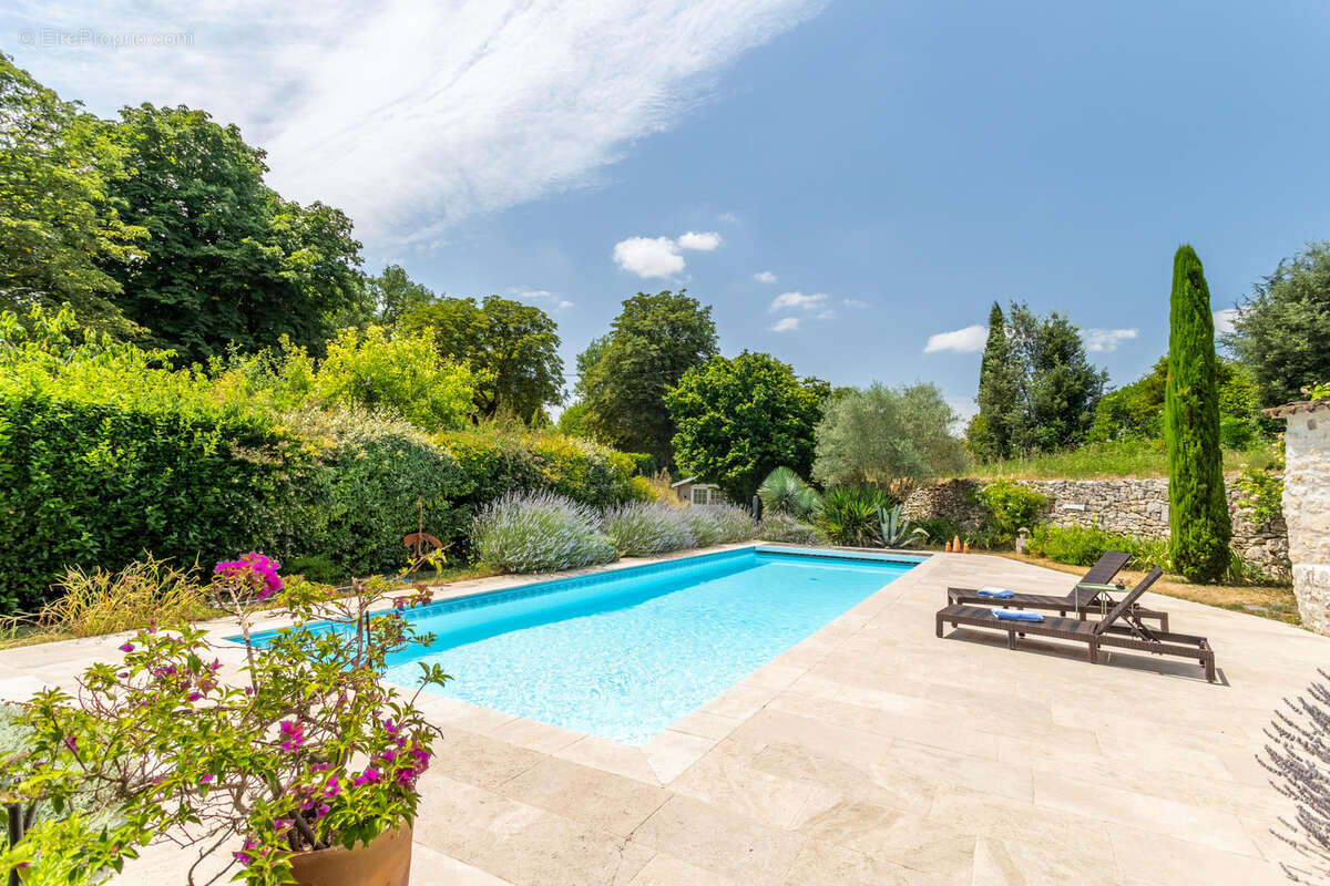 Maison à MONTAIGU-DE-QUERCY