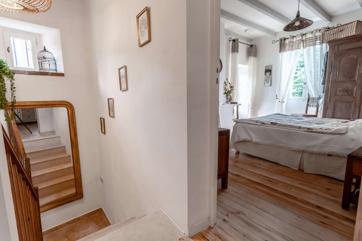 Maison à MONTAIGU-DE-QUERCY