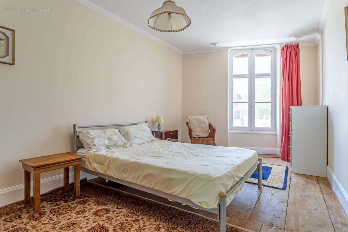 Maison à BOURG-DE-VISA