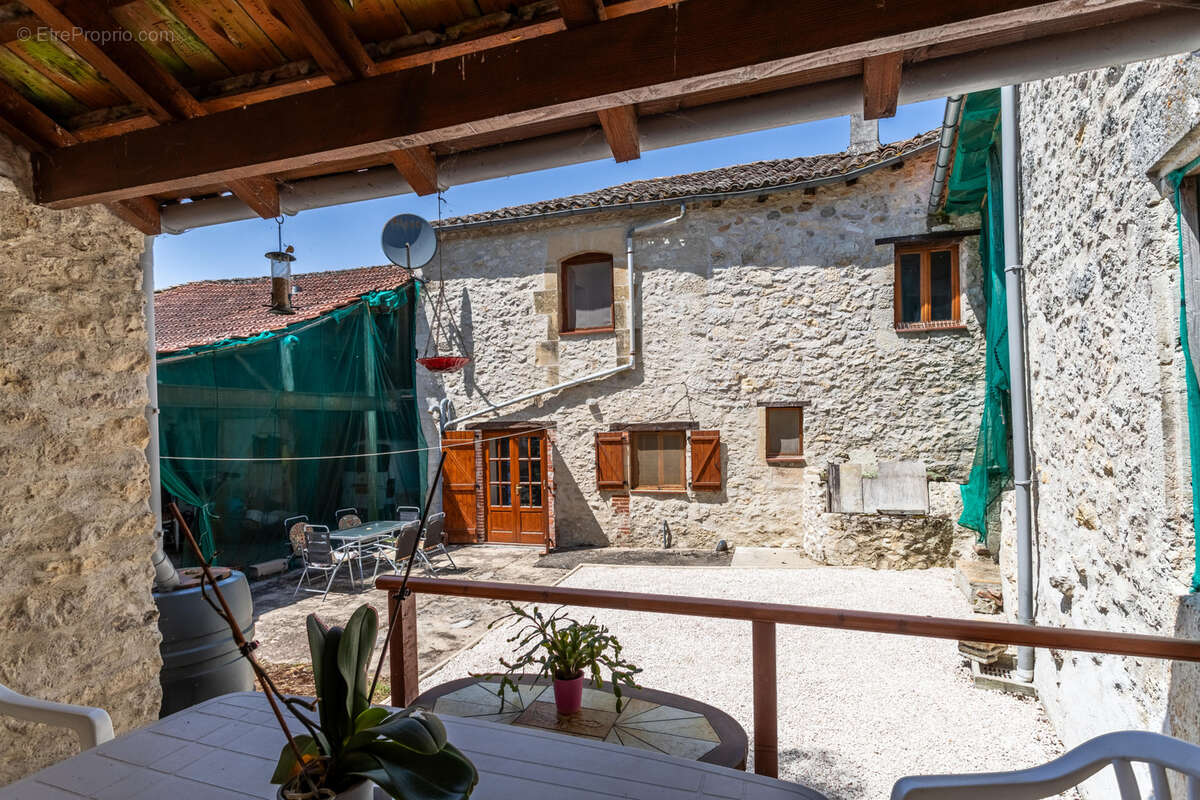 Maison à BOURG-DE-VISA