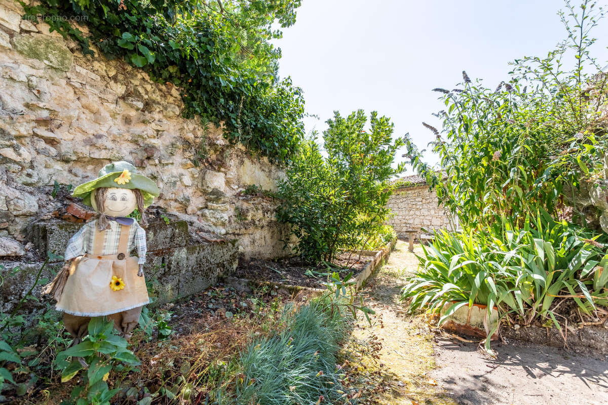 Maison à BOURG-DE-VISA