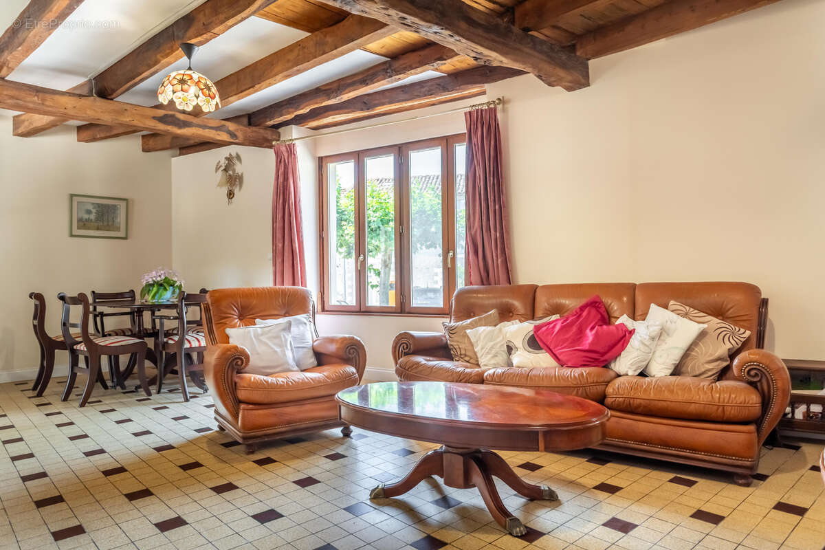 Maison à BOURG-DE-VISA