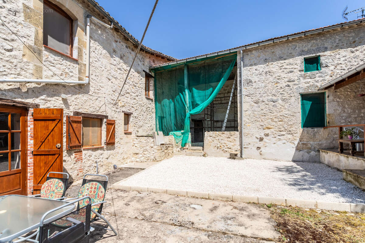 Maison à BOURG-DE-VISA