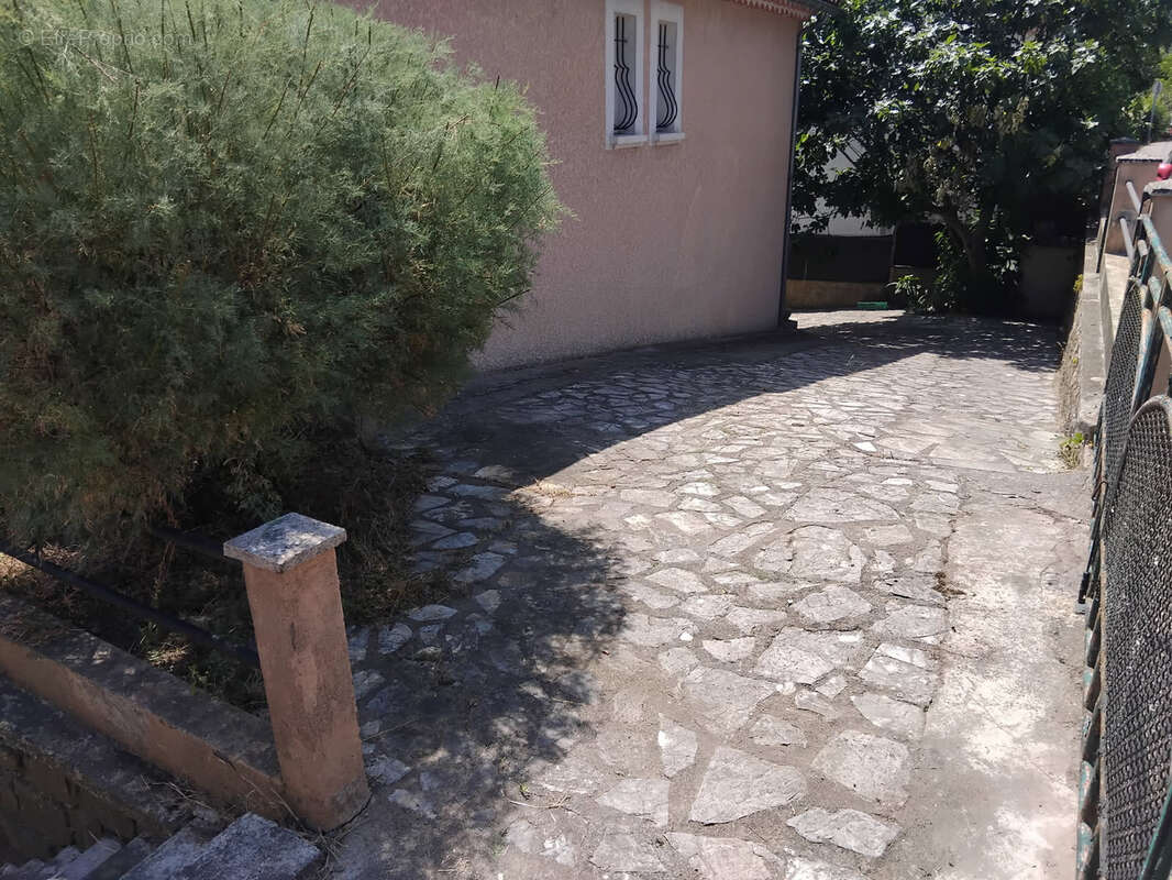 Maison à BRANOUX-LES-TAILLADES