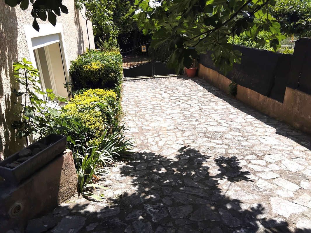 Maison à BRANOUX-LES-TAILLADES