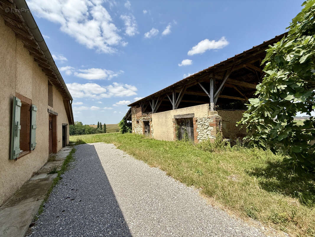 Maison à MONFERRAN-SAVES