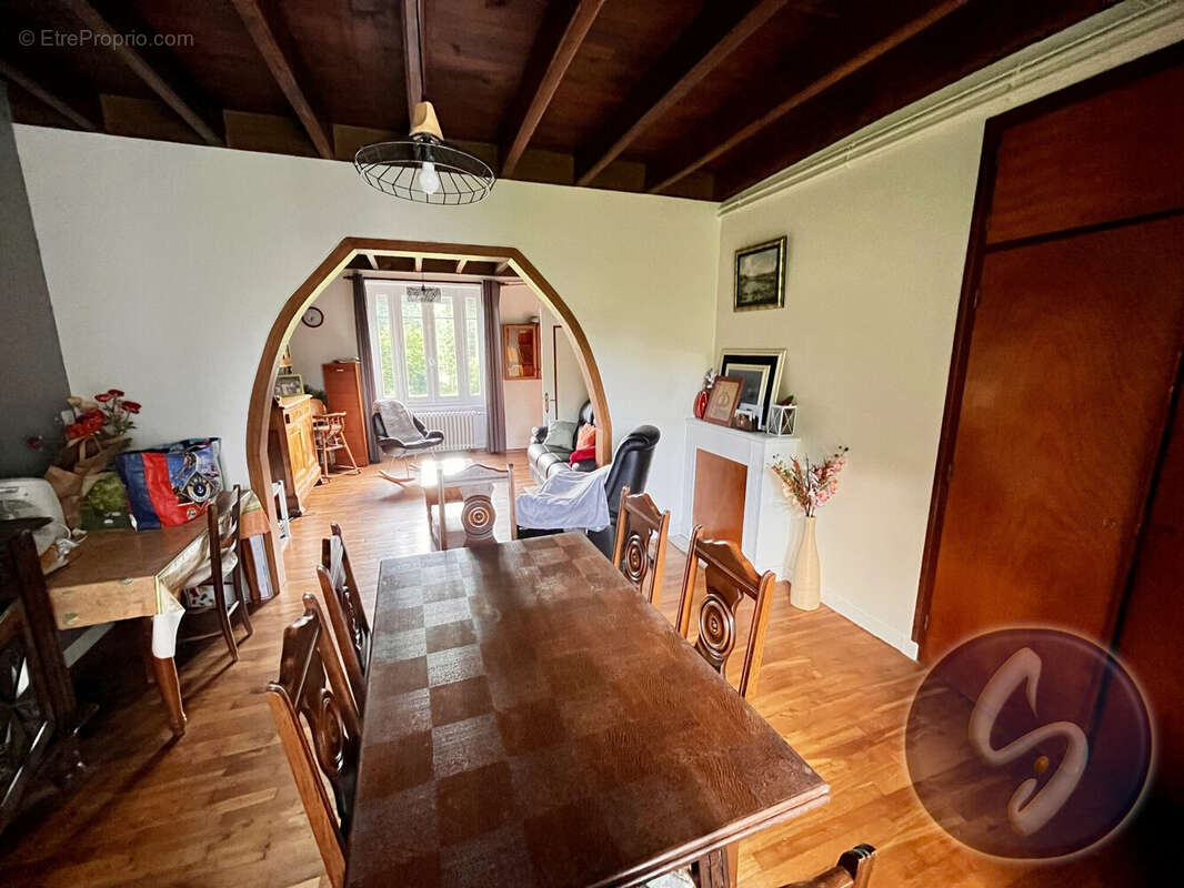 Maison à SAINT-LAURENT-SUR-OUST