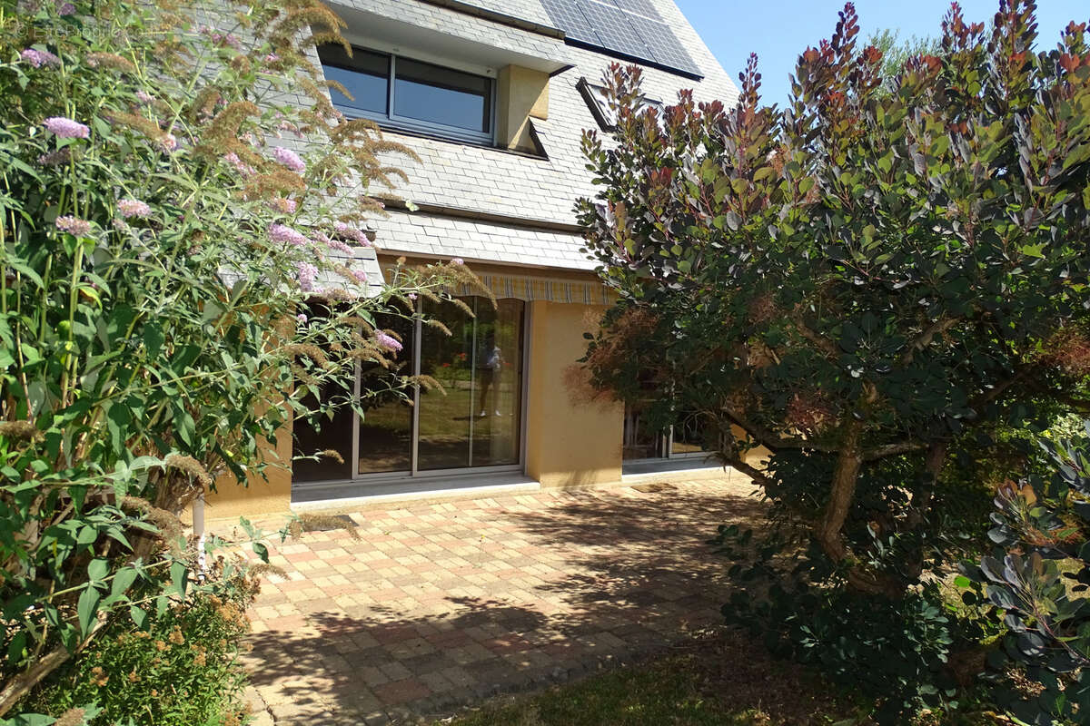 Maison à SAINT-FRAIMBAULT-DE-PRIERES