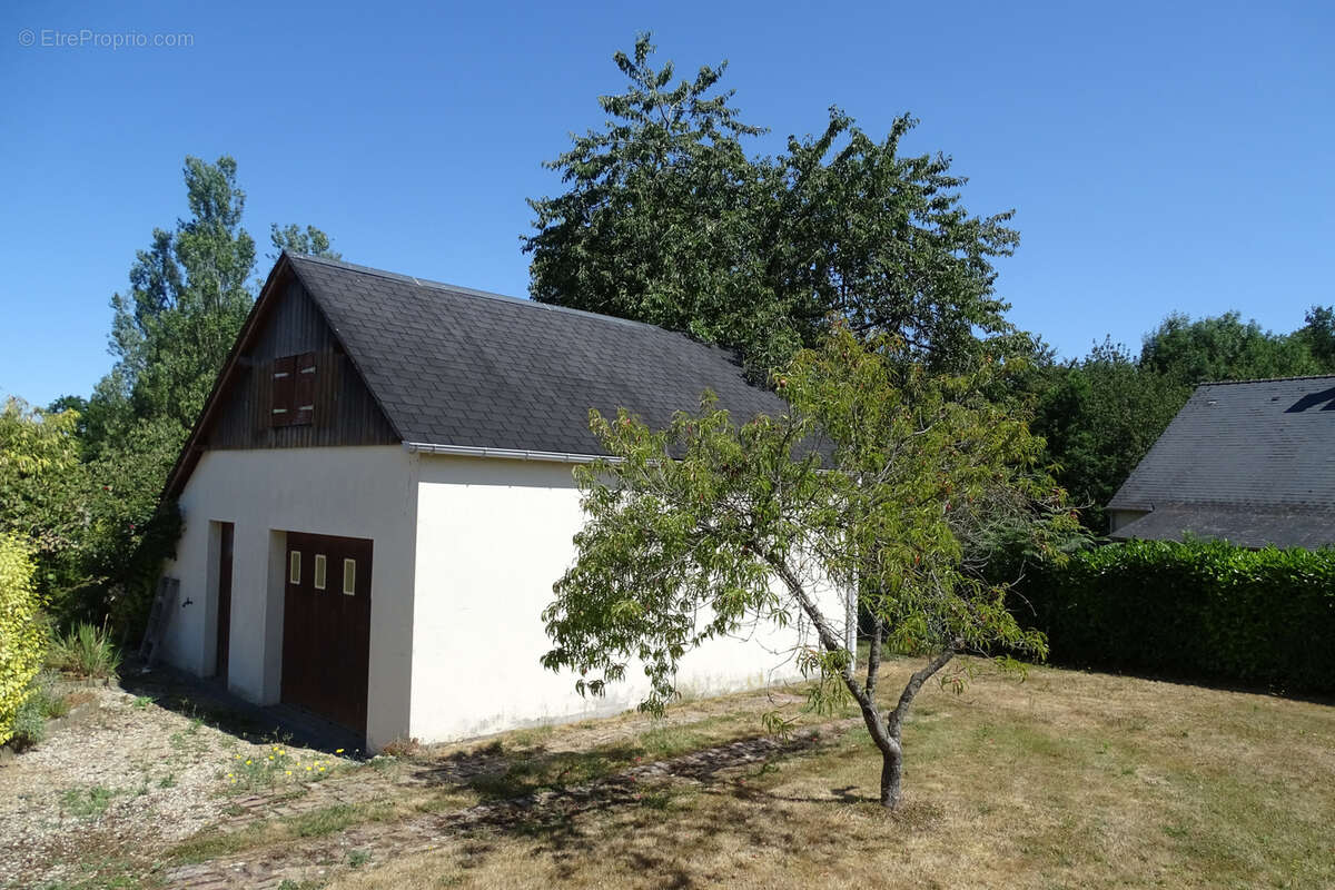 Maison à SAINT-FRAIMBAULT-DE-PRIERES