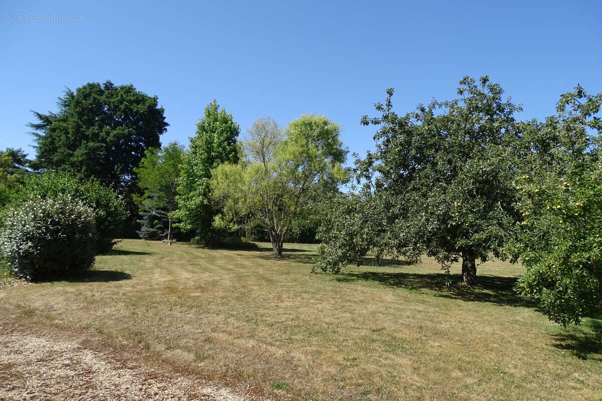 Maison à SAINT-FRAIMBAULT-DE-PRIERES
