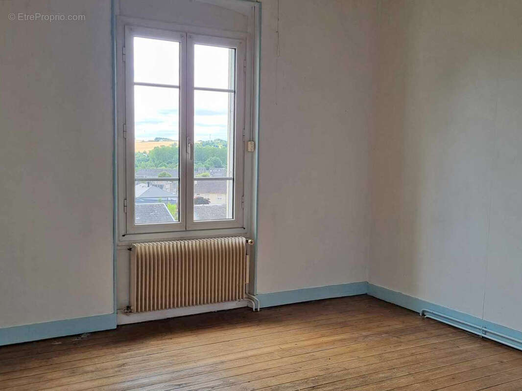 Maison à BESSE-SUR-BRAYE