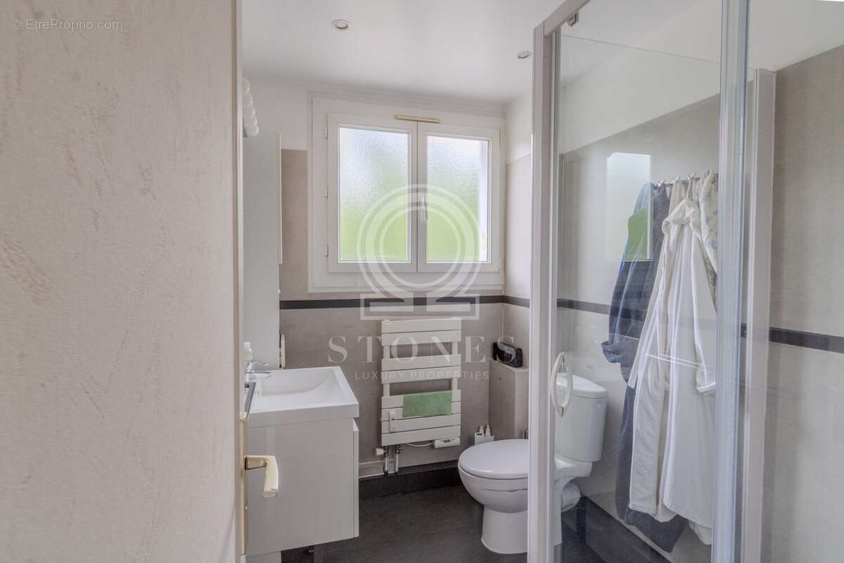 Appartement à LA CELLE-SAINT-CLOUD