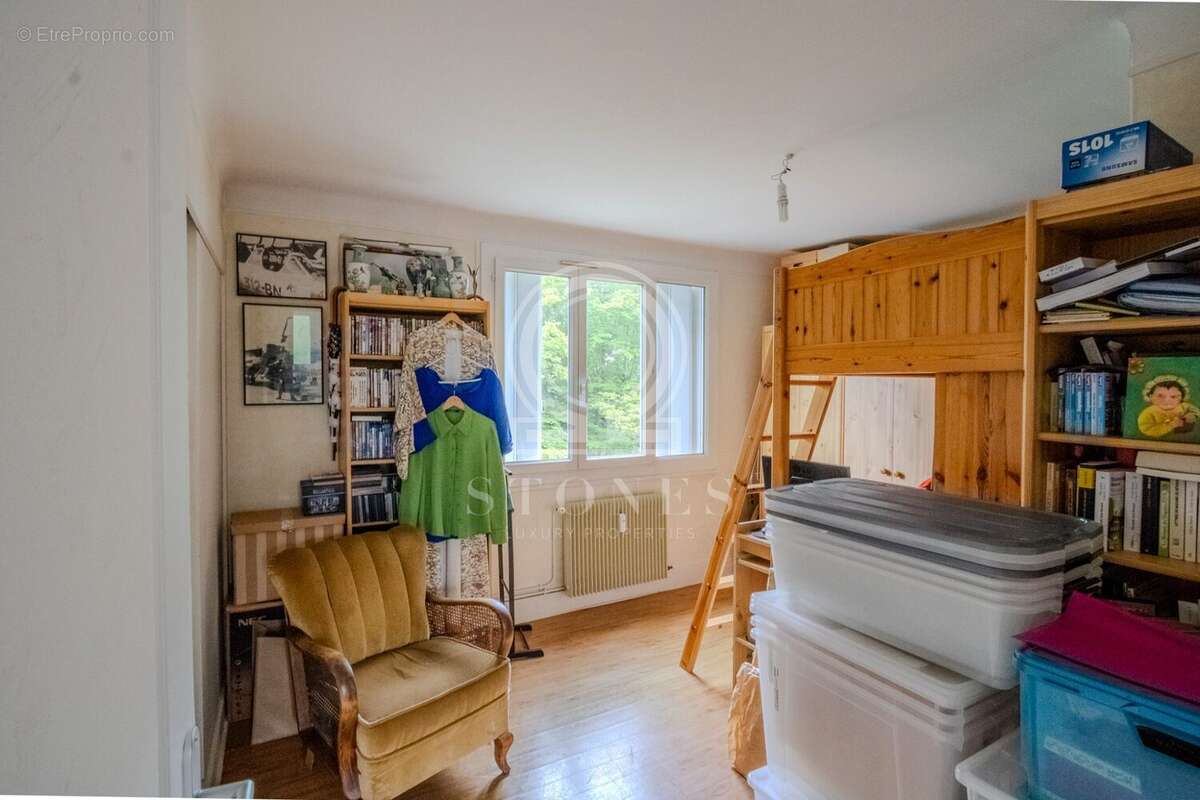 Appartement à LA CELLE-SAINT-CLOUD