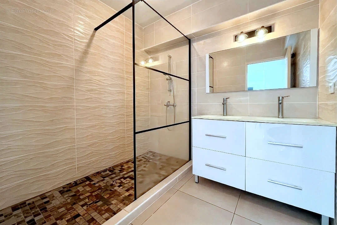 Appartement à SAINTE-MARIE