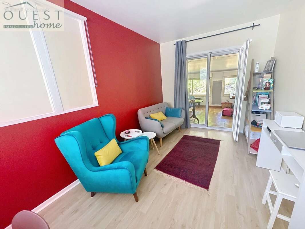 Maison à LA TOUR-DE-SALVAGNY