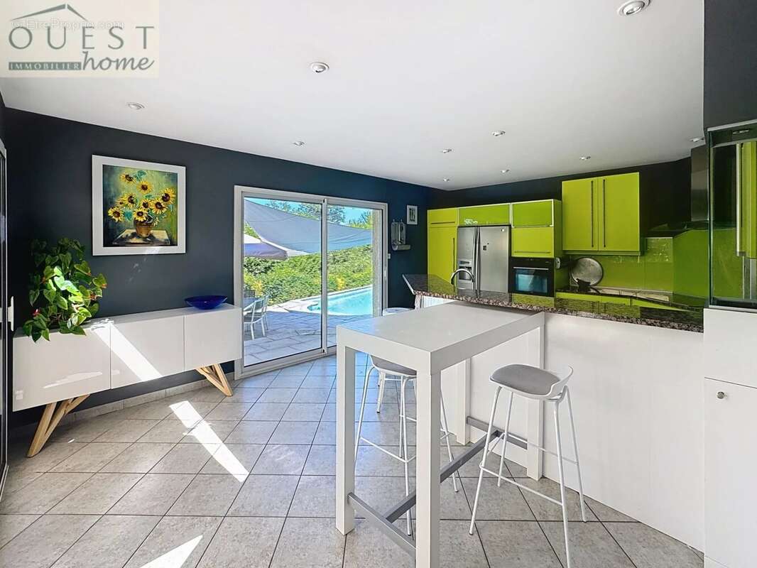 Maison à LA TOUR-DE-SALVAGNY