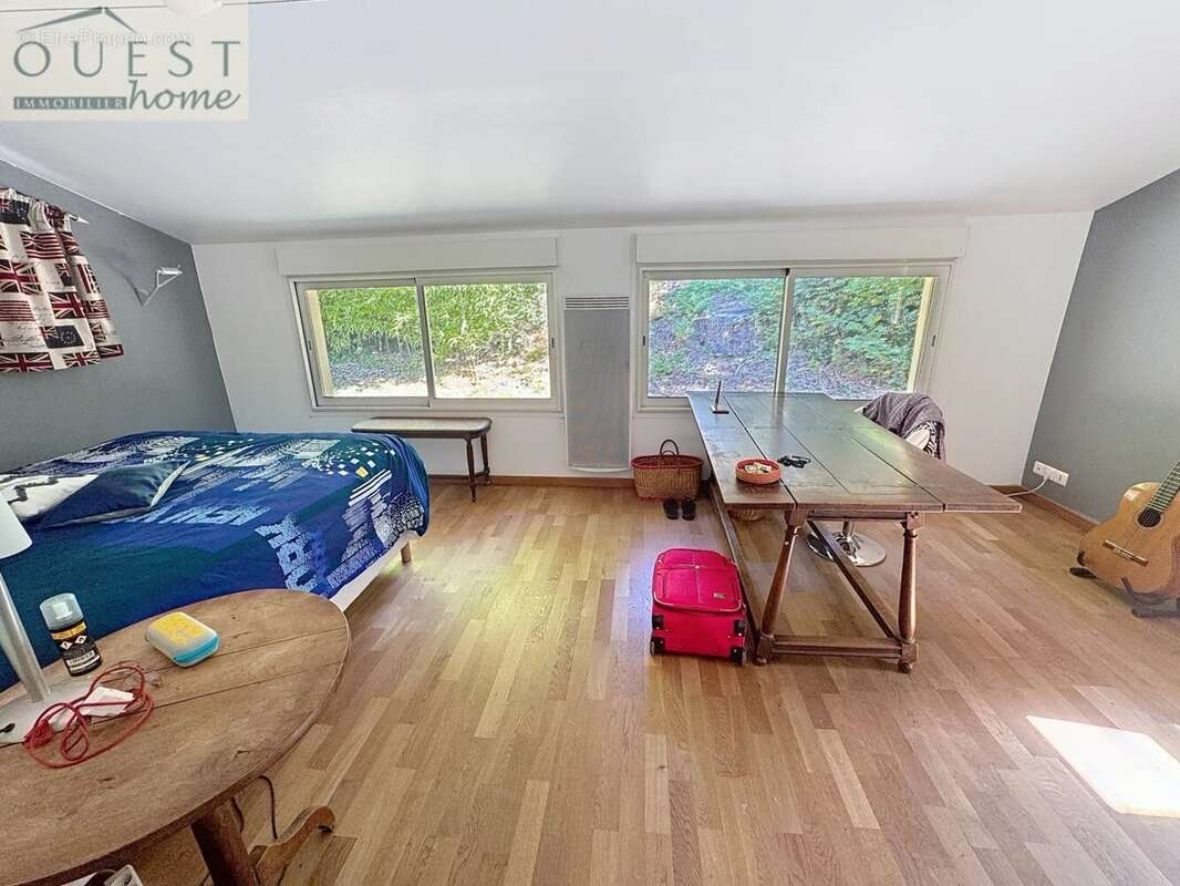 Maison à LA TOUR-DE-SALVAGNY