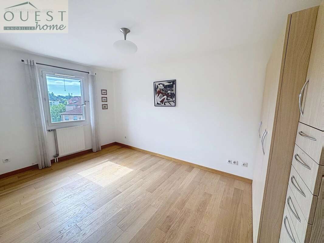 Appartement à CHARBONNIERES-LES-BAINS