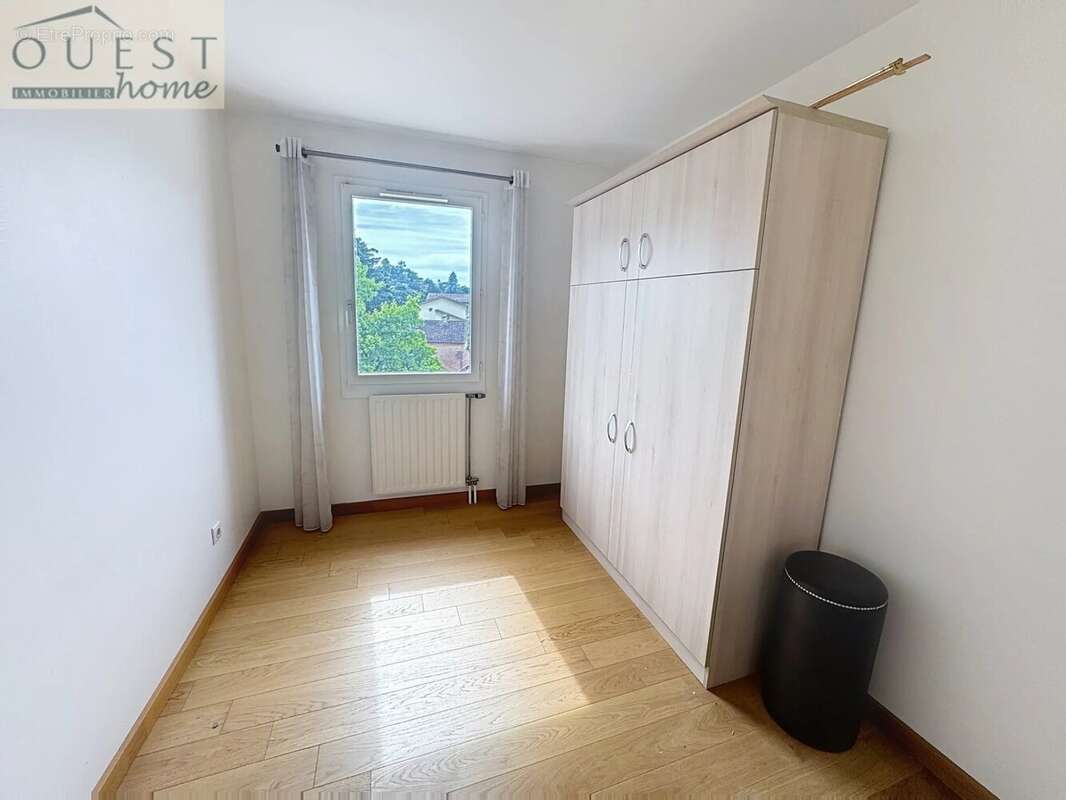 Appartement à CHARBONNIERES-LES-BAINS
