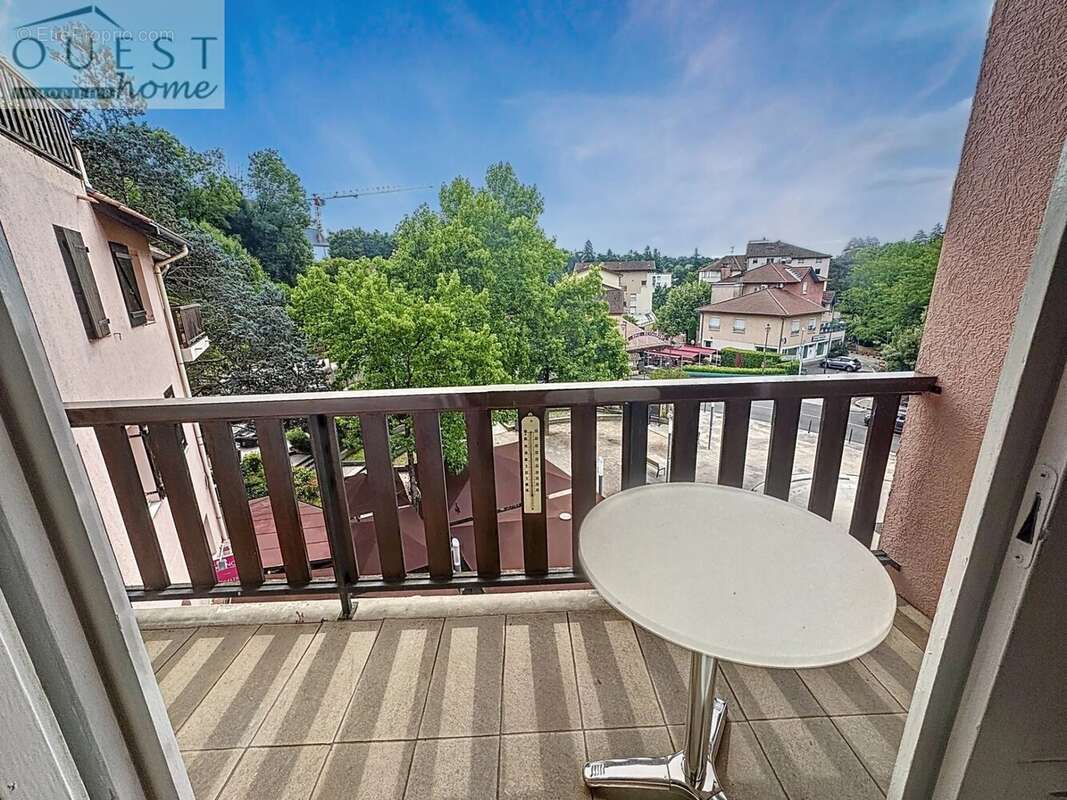 Appartement à CHARBONNIERES-LES-BAINS