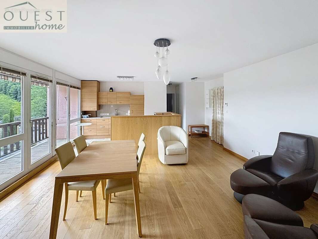 Appartement à CHARBONNIERES-LES-BAINS