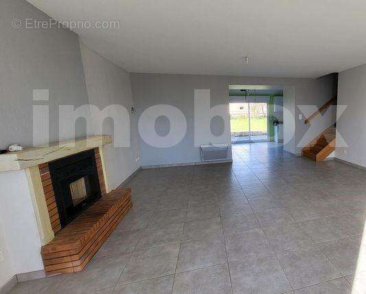 Salon - Salle a manger - Maison à BONNOEUVRE