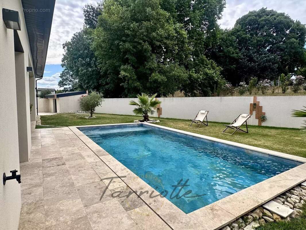 Maison à MONTELIMAR