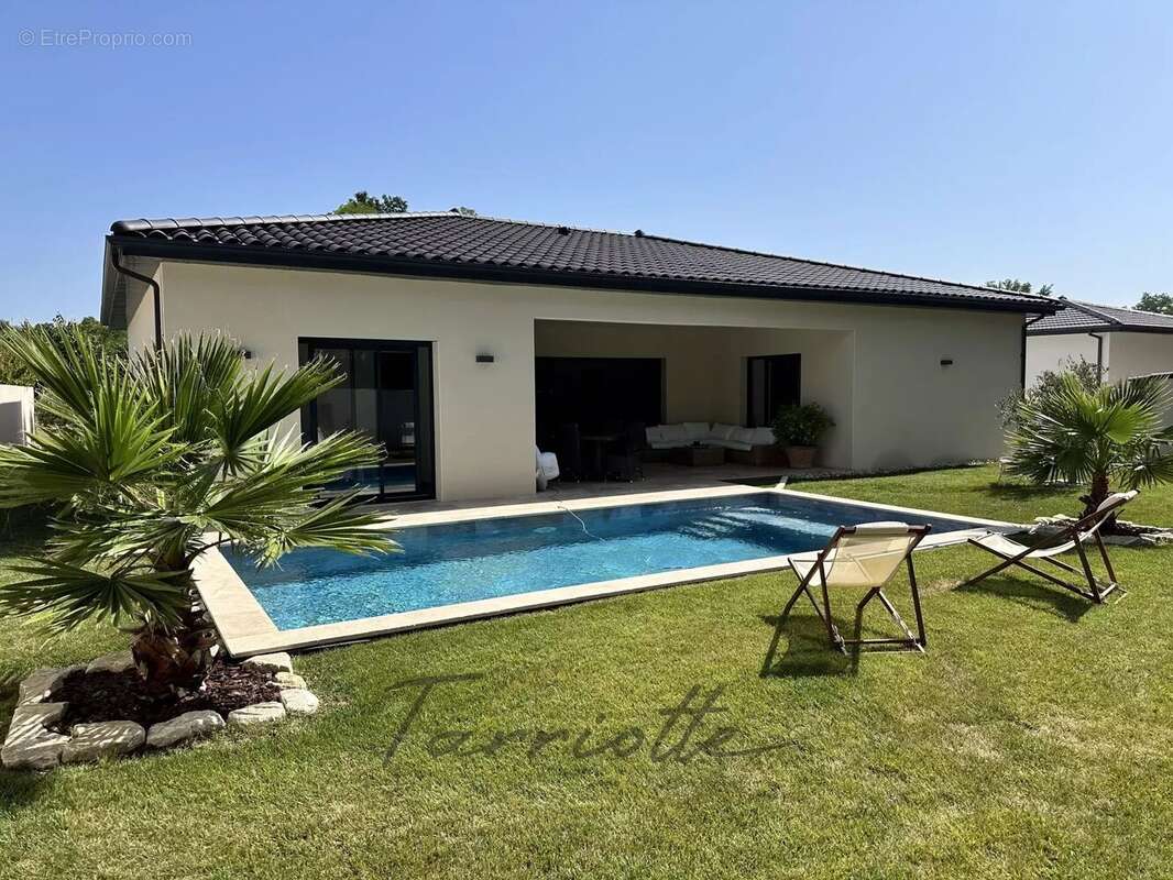 Maison à MONTELIMAR