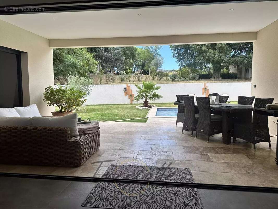 Maison à MONTELIMAR